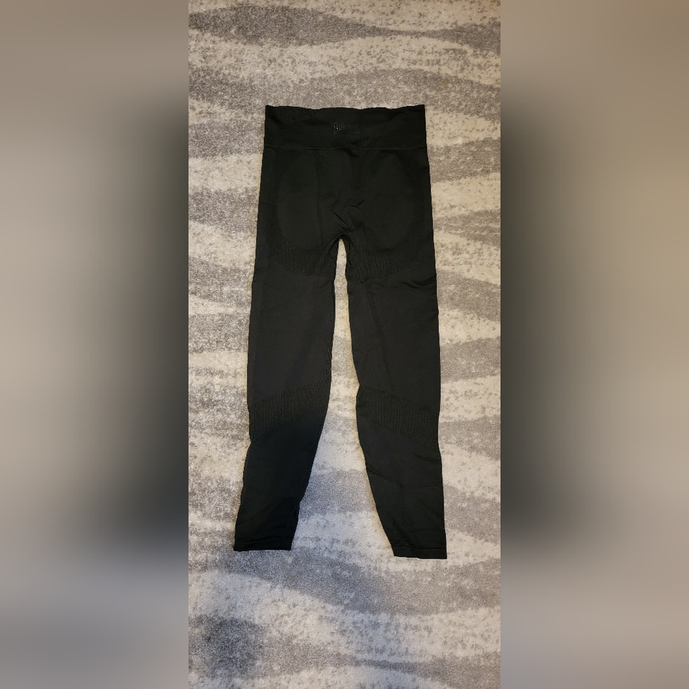 Black pink seamless leggings size md/lg